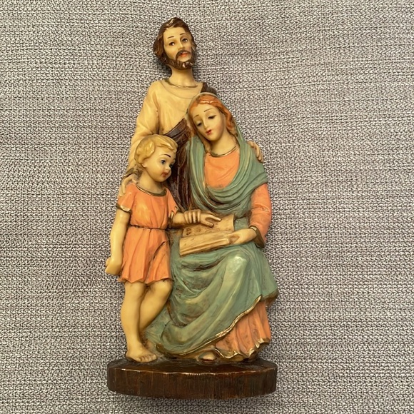 Statue of Jesus as Young Boy with Mary & Joseph Hand Painted Resin Made in Italy - Picture 7 of 7